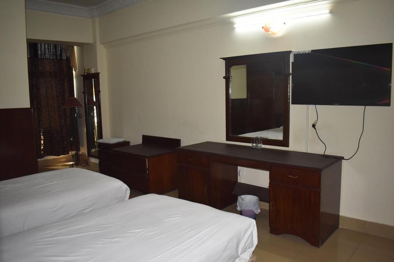 Hotel De Mall Rawalpindi Buitenkant foto